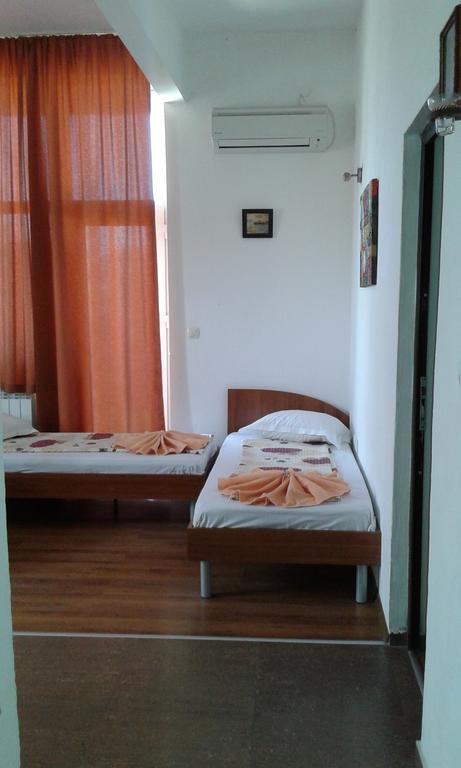 Zora Guest House Primorsko Rom bilde