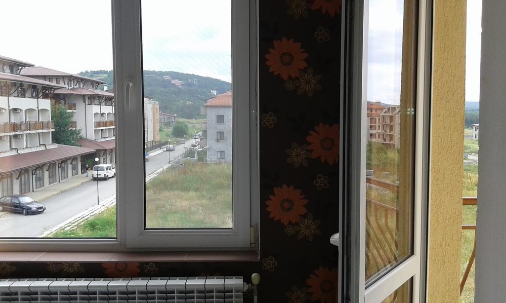 Zora Guest House Primorsko Rom bilde