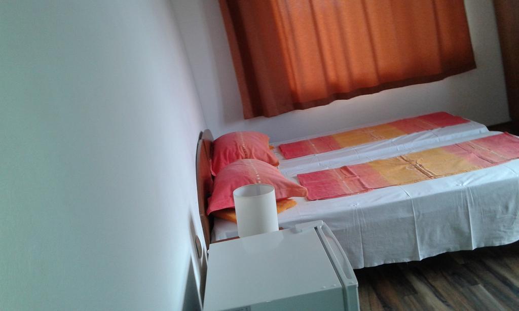 Zora Guest House Primorsko Rom bilde